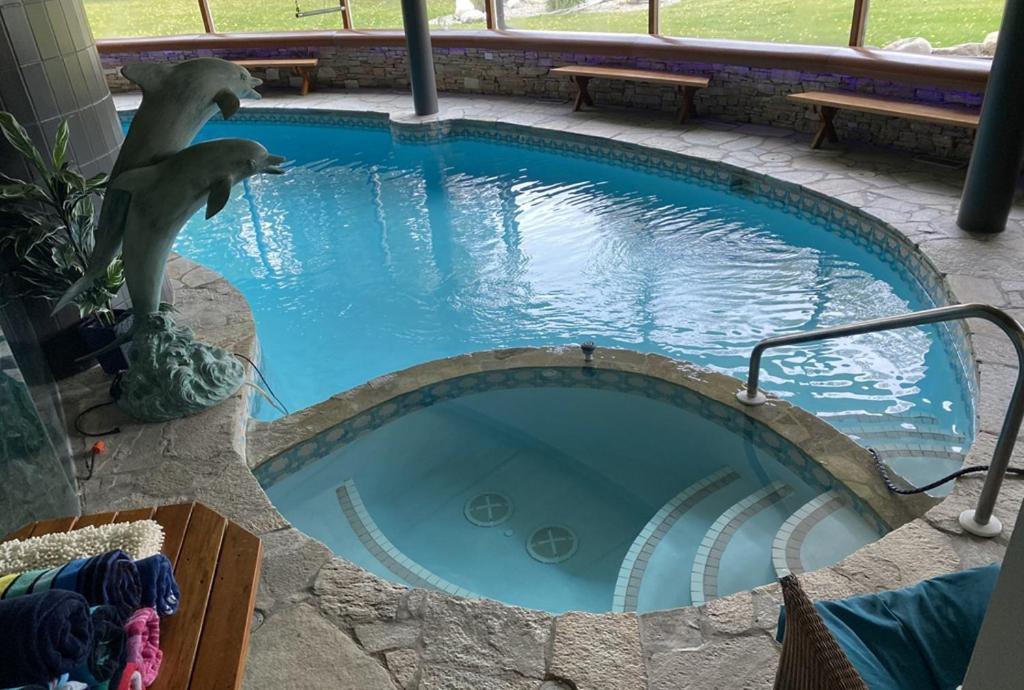 Roundhouse Grotto Bed and Breakfast Κάλγκαρι Εξωτερικό φωτογραφία