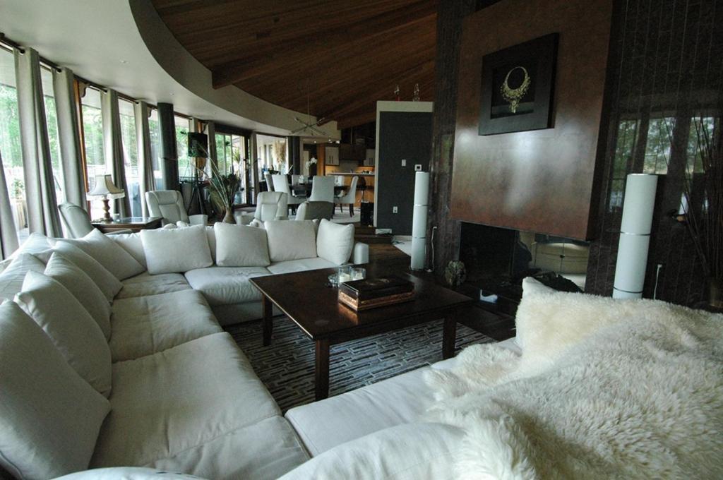 Roundhouse Grotto Bed and Breakfast Κάλγκαρι Εξωτερικό φωτογραφία